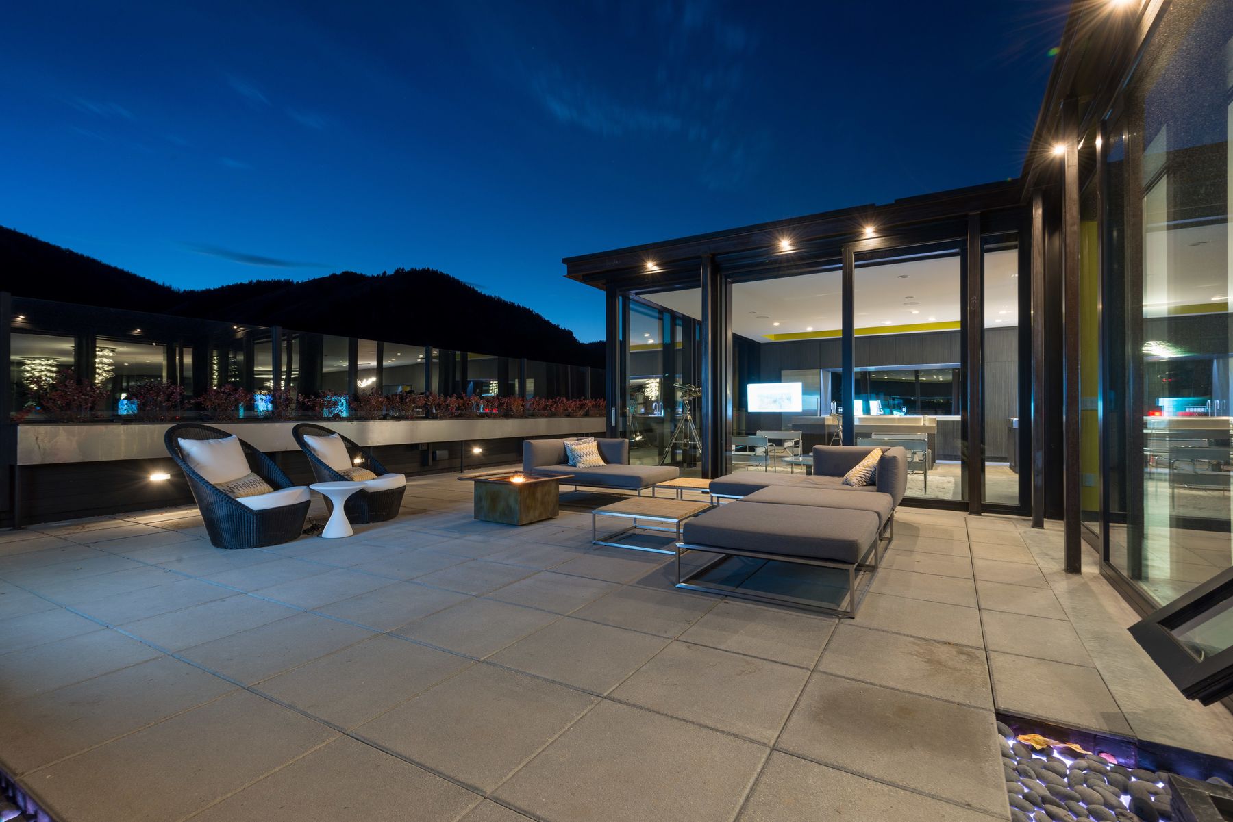 Glass Masters project — Sun Valley evening patio